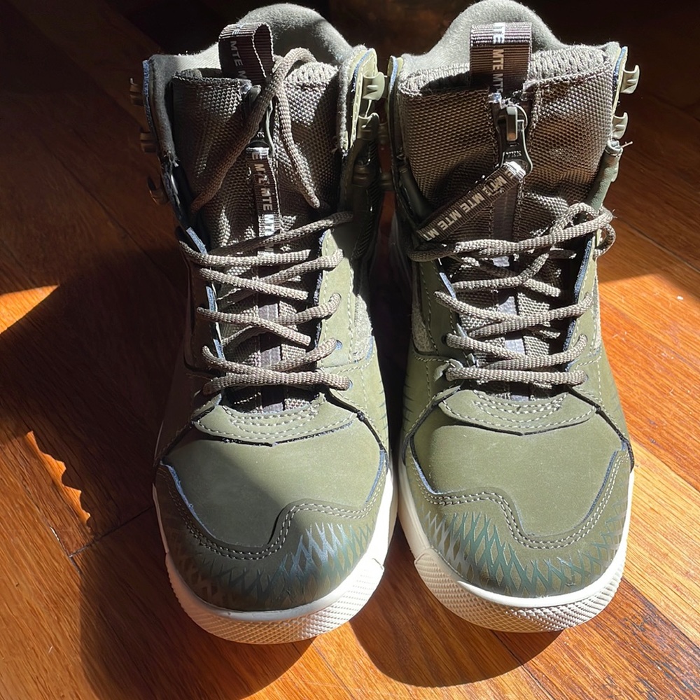 Vans Hikers Boys Size 6